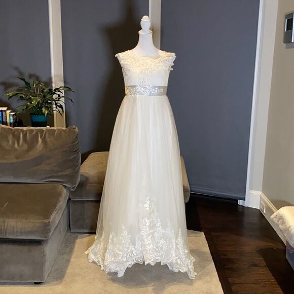 Girl’s Full Length Bridal, Flower Girl, Formal Dress **READ DESCRIPTION - Picture 1 of 11